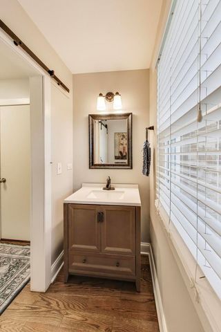 2822 N Brighton Place, Arlington Heights, IL 60004