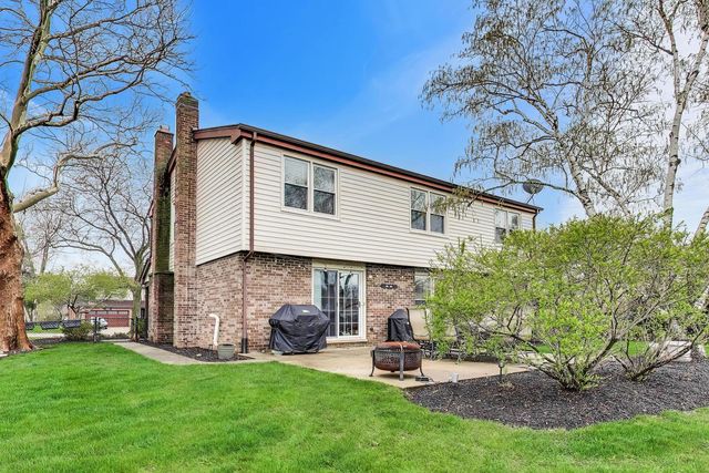2822 N Brighton Place, Arlington Heights, IL 60004