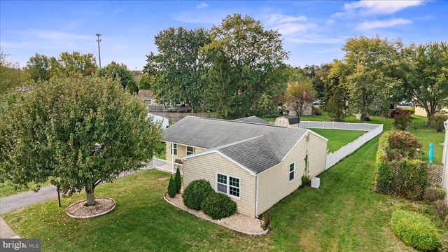 113 HEATHER DR, Harrisburg, PA 17112
