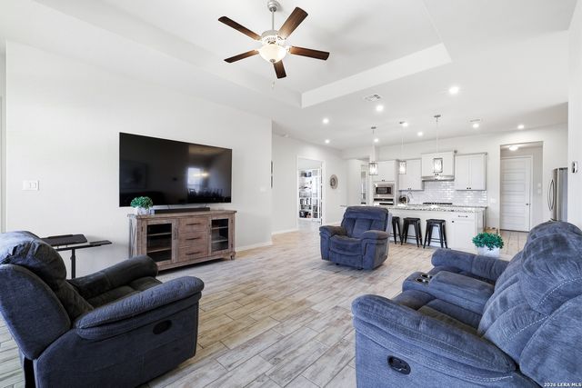 824 FOXBROOK WAY, Cibolo, TX 78108