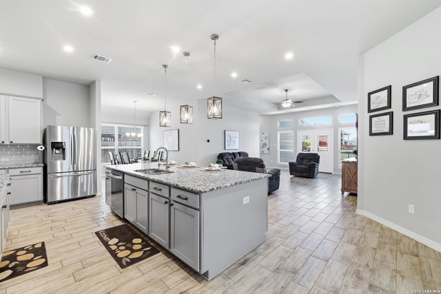 824 FOXBROOK WAY, Cibolo, TX 78108