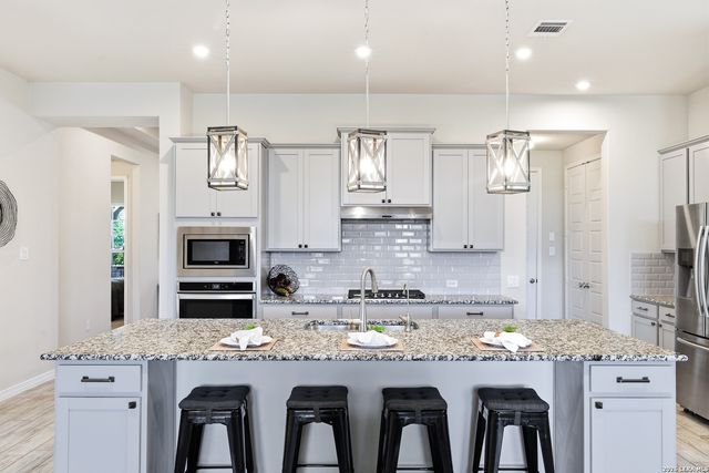 824 FOXBROOK WAY, Cibolo, TX 78108