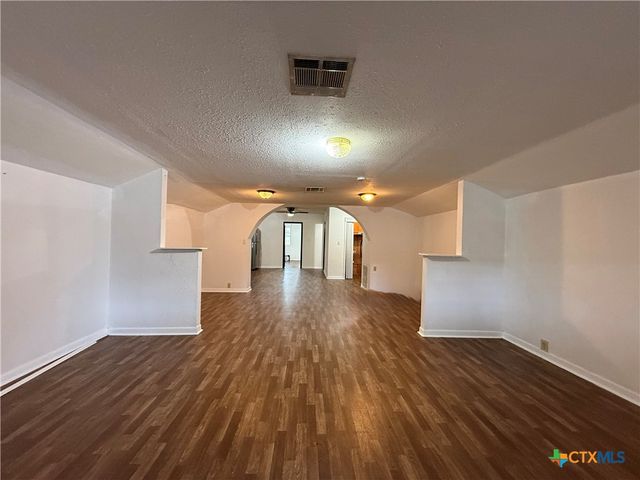 223 N Benavides Street B, Port Lavaca, TX 77979