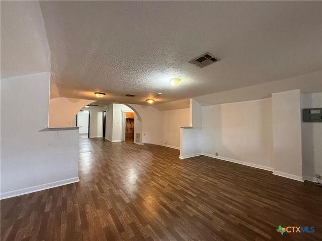 223 N Benavides Street B, Port Lavaca, TX 77979