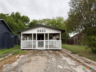 223 N Benavides Street B, Port Lavaca, TX 77979