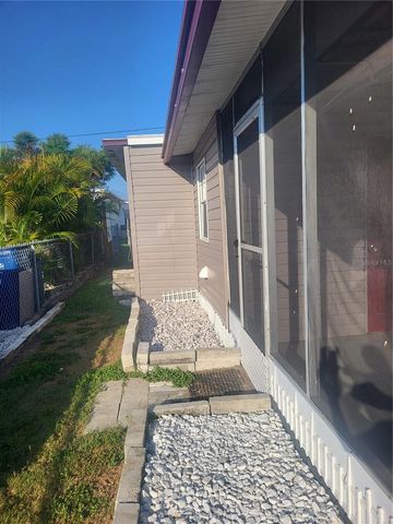 6580 SEMINOLE BOULEVARD 424, Seminole, FL 33772