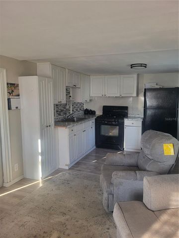 6580 SEMINOLE BOULEVARD 424, Seminole, FL 33772