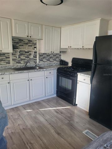 6580 SEMINOLE BOULEVARD 424, Seminole, FL 33772