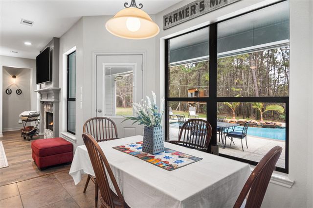 15552 Guinevere Lane, Montgomery, TX 77316