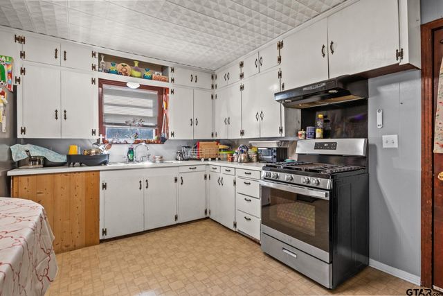 1210 E 4th, Mt Pleasant, TX 75455