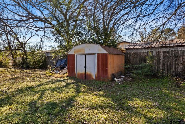1210 E 4th, Mt Pleasant, TX 75455