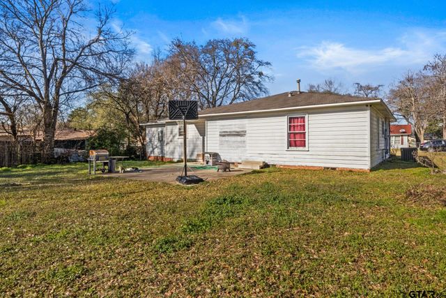 1210 E 4th, Mt Pleasant, TX 75455
