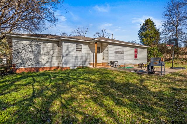 1210 E 4th, Mt Pleasant, TX 75455