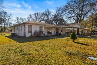 1210 E 4th, Mt Pleasant, TX 75455