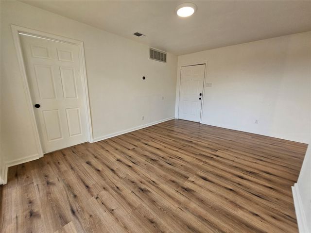 6903 Deatonhill DR 2, Austin, TX 78745