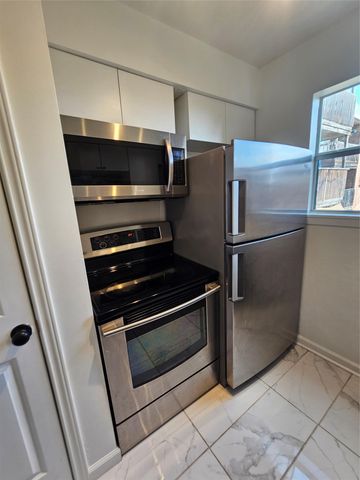 6903 Deatonhill DR 2, Austin, TX 78745