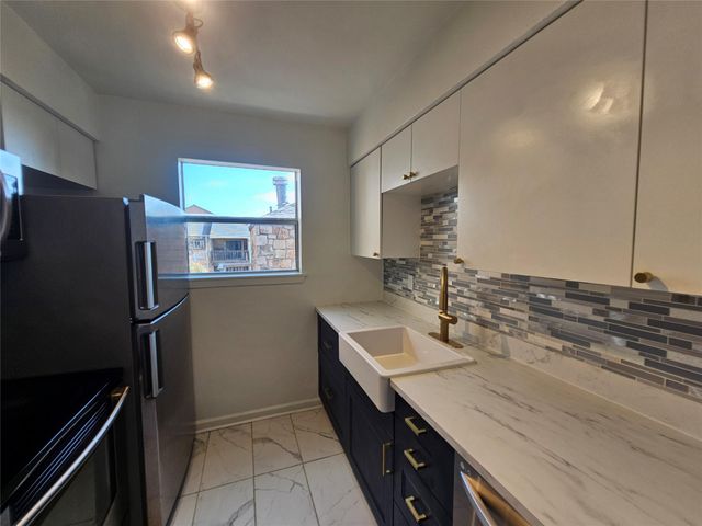 6903 Deatonhill DR 2, Austin, TX 78745