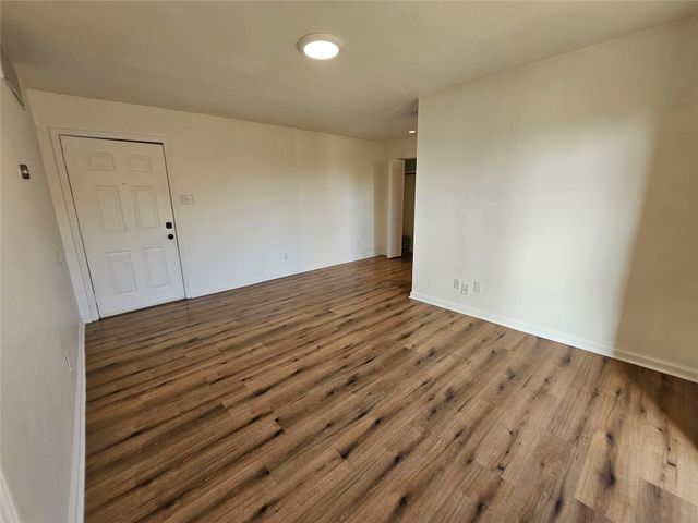 6903 Deatonhill DR 2, Austin, TX 78745