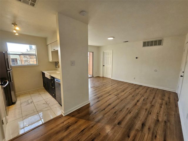 6903 Deatonhill DR 2, Austin, TX 78745