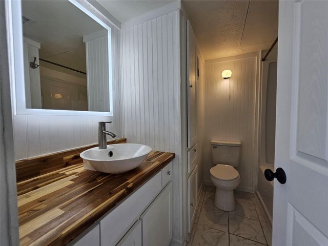 6903 Deatonhill DR 2, Austin, TX 78745