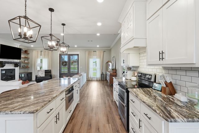 33 Pear Circle, Greenbrier, AR 72058