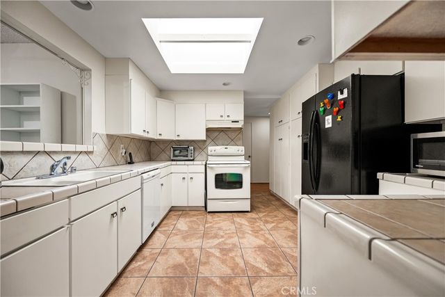 650 Rainier Way, Hemet, CA 92543