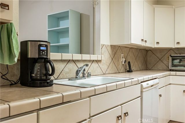 650 Rainier Way, Hemet, CA 92543