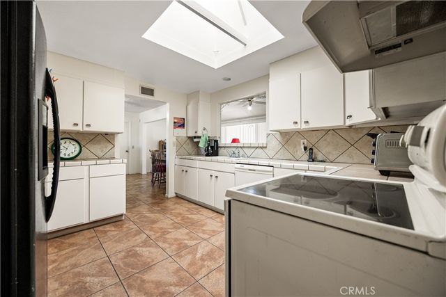 650 Rainier Way, Hemet, CA 92543