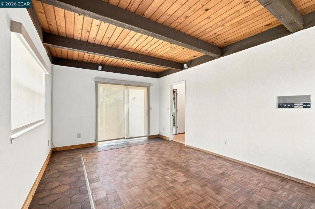 Image 10 of property listing at 2685 Alhambra Way, Pinole, CA 94564
