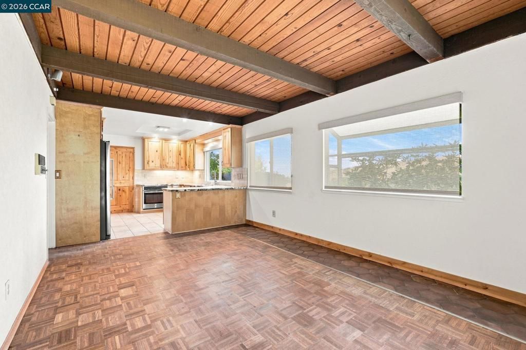 Image 13 of property listing at 2685 Alhambra Way, Pinole, CA 94564