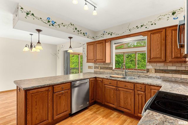 1438 LAKE SANTA FE Drive, Metamora, IL 61548