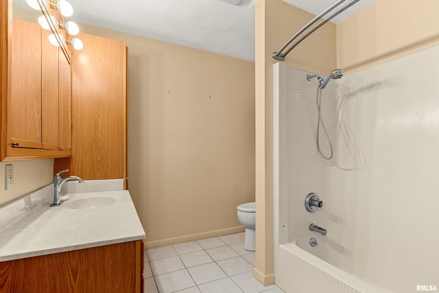 1438 LAKE SANTA FE Drive, Metamora, IL 61548
