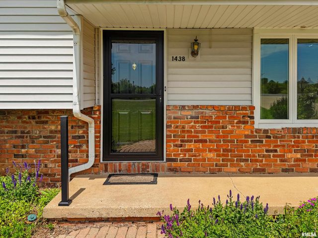 1438 LAKE SANTA FE Drive, Metamora, IL 61548