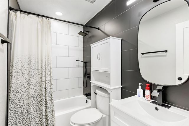 3230 Park Garden Drive, Houston, TX 77339