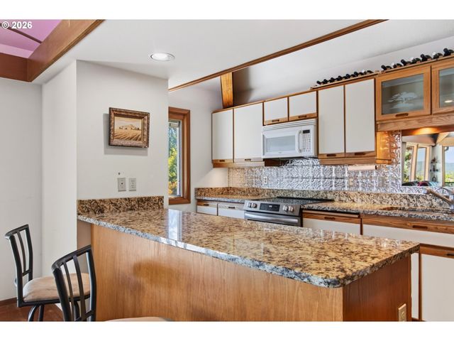 30013 MAPLE Dr, Rainier, OR 97048