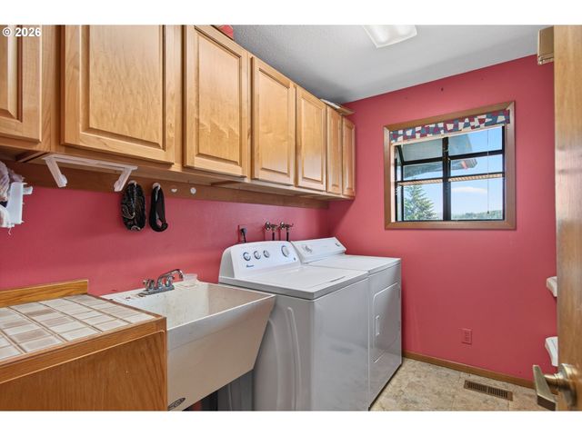 30013 MAPLE Dr, Rainier, OR 97048