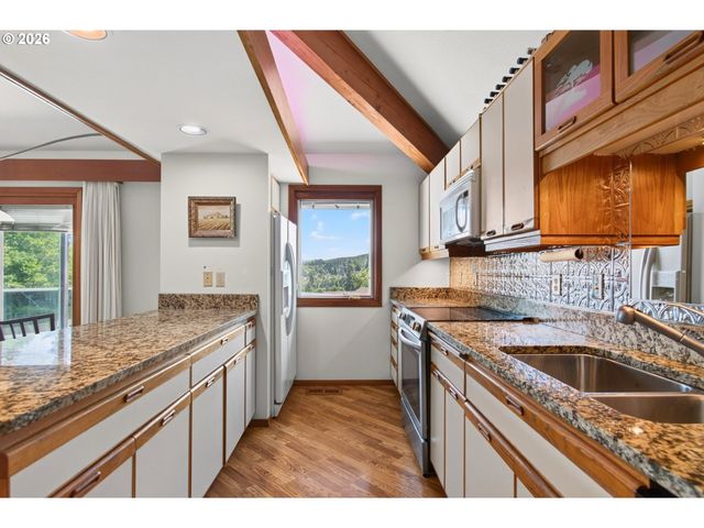 30013 MAPLE Dr, Rainier, OR 97048