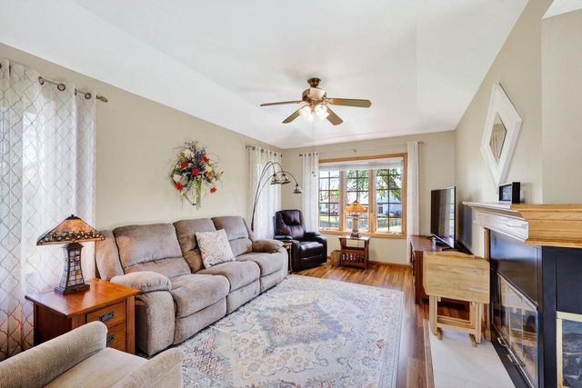 5 Vienna Circle, Madison, WI 53718