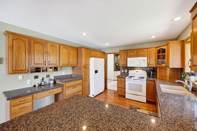 5 Vienna Circle, Madison, WI 53718