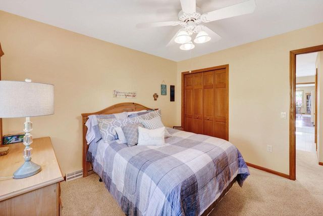 5 Vienna Circle, Madison, WI 53718