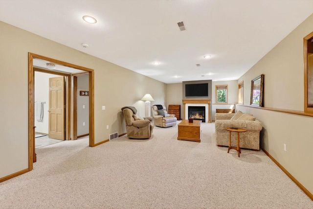 5 Vienna Circle, Madison, WI 53718