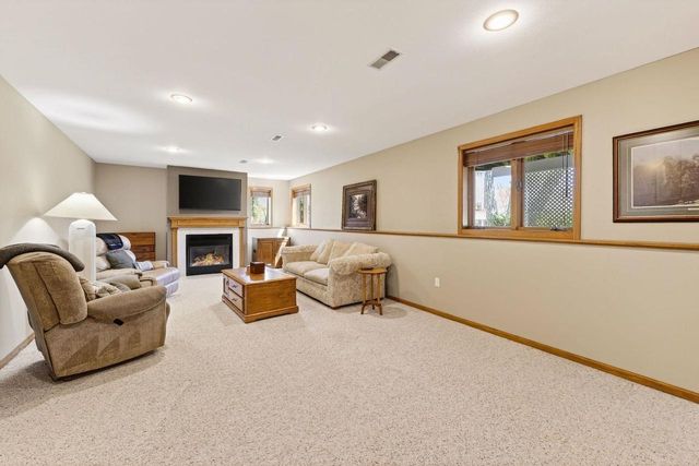 5 Vienna Circle, Madison, WI 53718