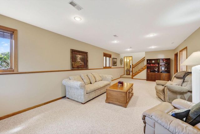 5 Vienna Circle, Madison, WI 53718