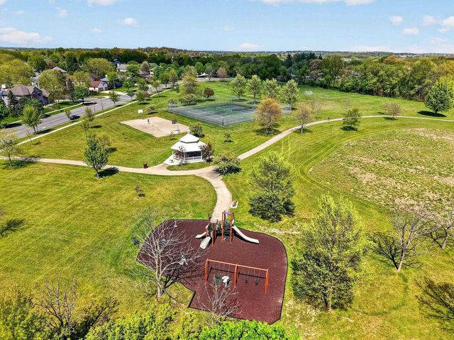 5 Vienna Circle, Madison, WI 53718