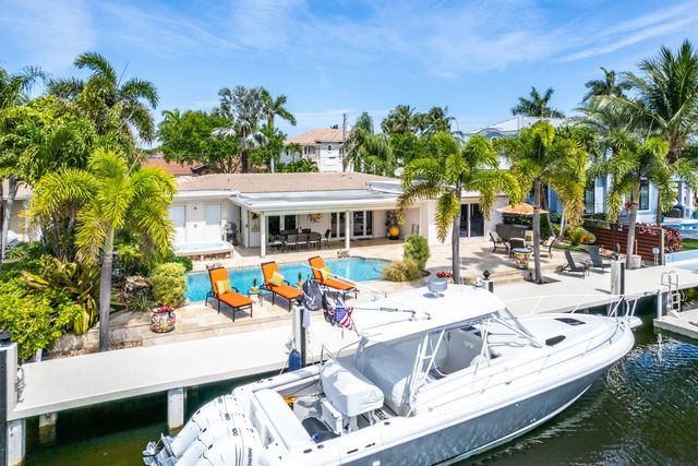 2330 NE 48TH Street NE, Lighthouse Point, FL 33064