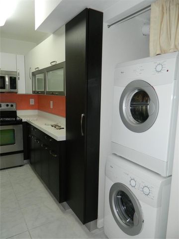 8261 NW 8th St 131, Miami, FL 33126