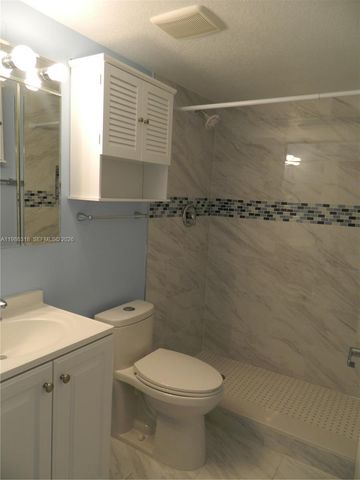 8261 NW 8th St 131, Miami, FL 33126