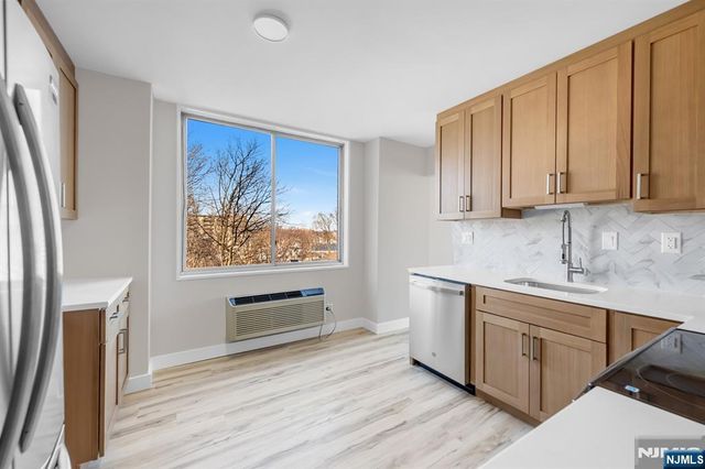 160 Overlook Avenue 3A, Hackensack, NJ 07601