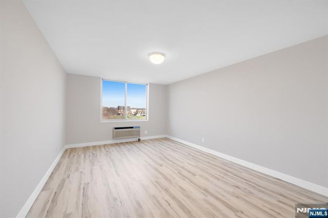 160 Overlook Avenue 3A, Hackensack, NJ 07601