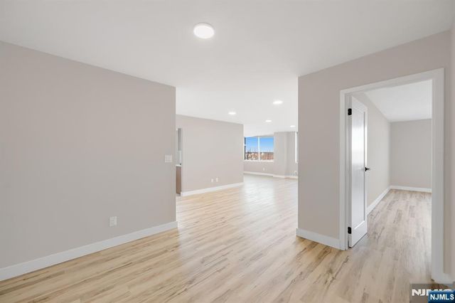 160 Overlook Avenue 3A, Hackensack, NJ 07601